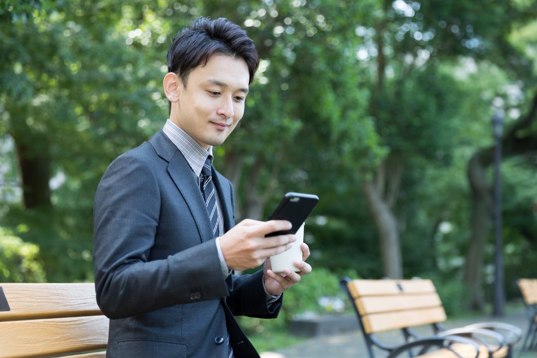 テレビ電話でコミュニケーションを取る