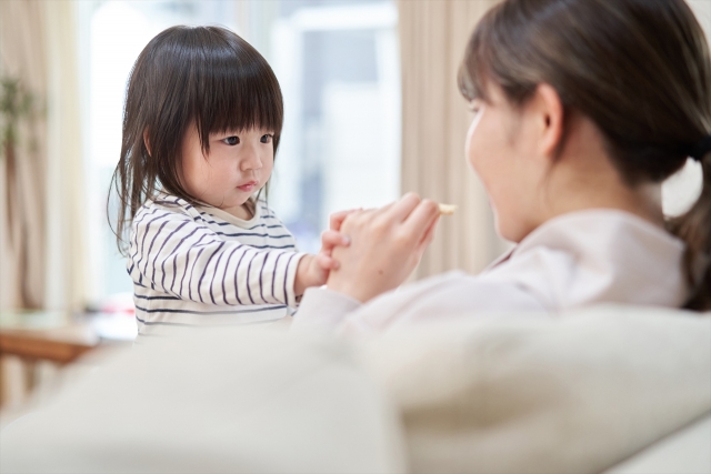 子供に寄り添う