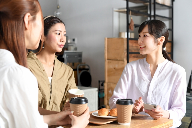 先輩や仲間に相談する