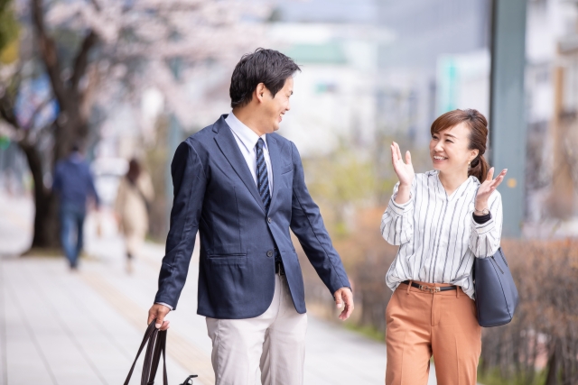 ネタにして面白がる