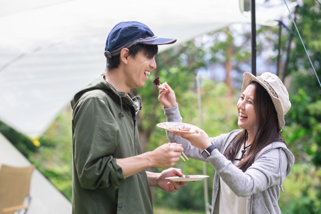 食事を一口もらう